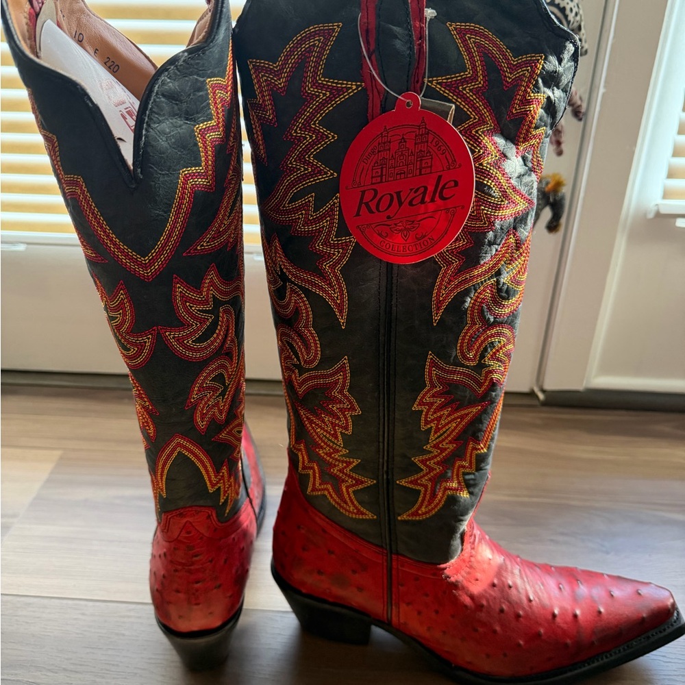 Dingo Red and Black Heeled Boots